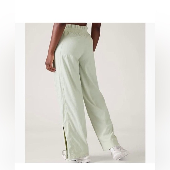 Athleta Trekkie high rise parachute pants size 12 - Picture 2 of 7